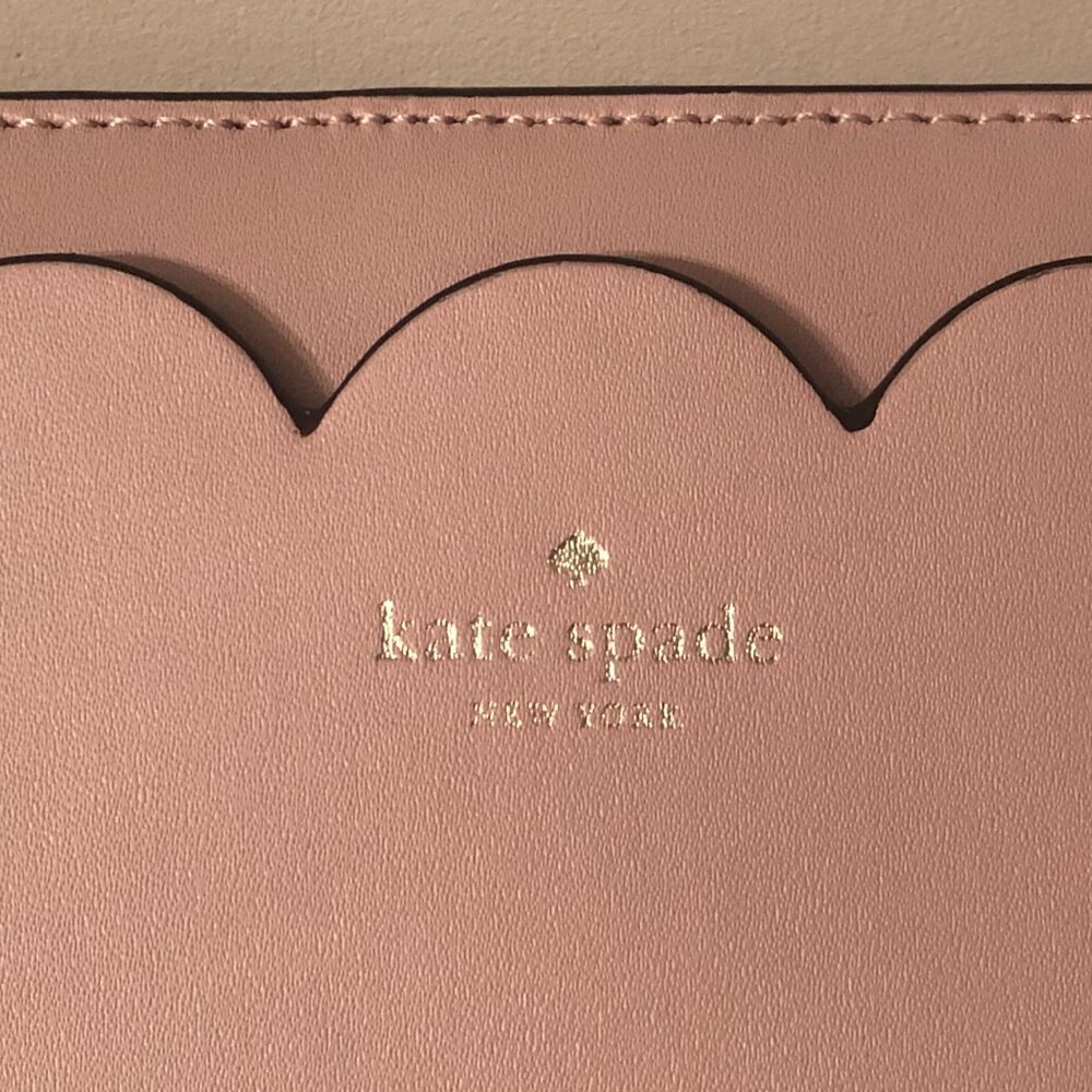 KATE SPADE PINK LEATHER SCALLOP WALLET ~ LARGE ~ 14 CARD SLOTS ~ GOLD INTERIOR - Picture 2 of 10